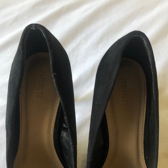 👠Forever 21 Black Pointy Stiletto Heels👠 - Picture 4 of 4